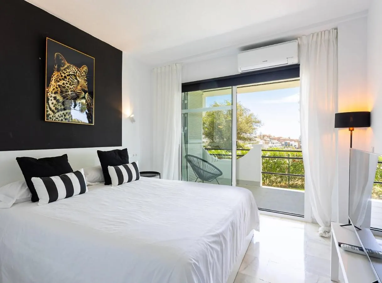 Villa Modern Townhouse With Sea View In Marbella