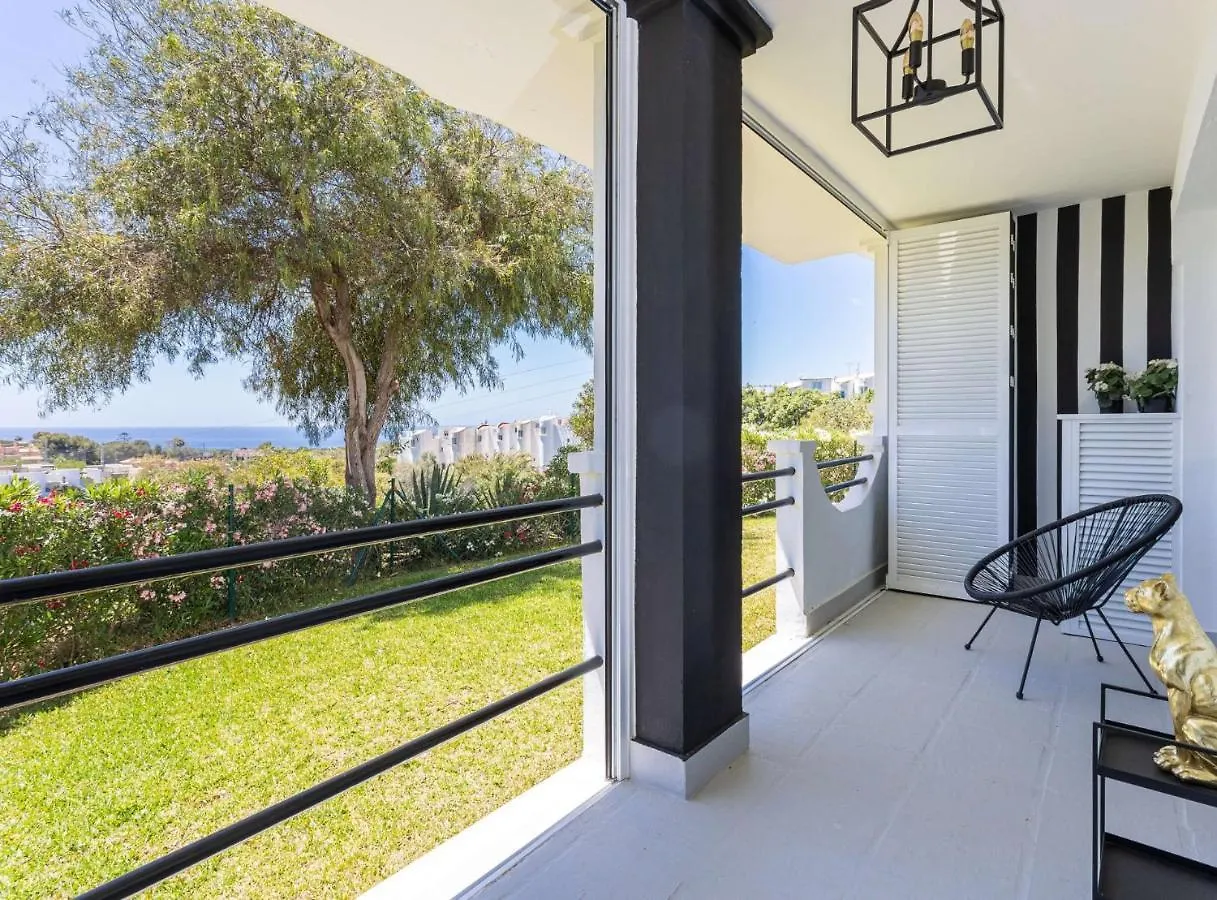 Villa Modern Townhouse With Sea View In Marbella Ferienhaus